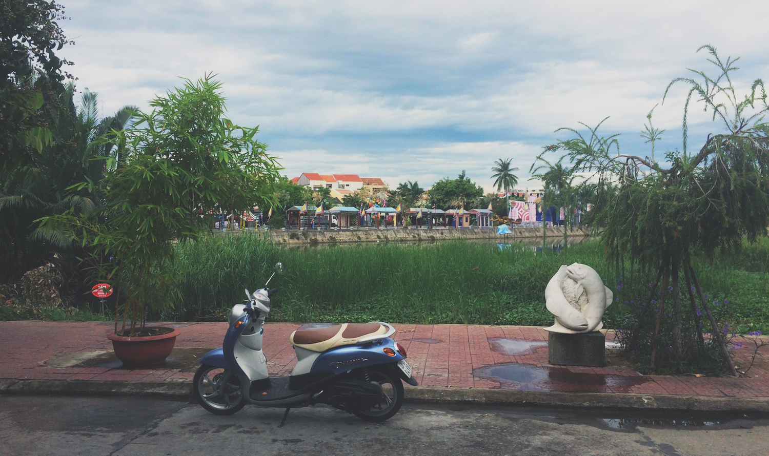 inside out vietnam expat motorbike 3
