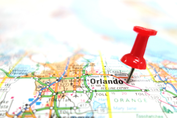 22 Things To Do with Kids in Orlando | If you're traveling with the family to Florida and need a list of fun non-Disney things to do with kids besides parks, waterparks, and indoor malls, this post is for you. Whether you're travelling with young kids, with teenagers, or a combo of the 2, there are tons cool and unique kid-friendly things to do. Learn when to go, where to stay, what to pack, kid-friendly restaurants, and the top activities for all ages and stages!